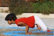 印度6岁少女成世界上最年幼的瑜伽教练